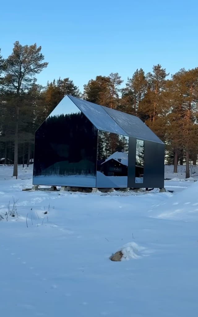 Sense, atmosphere images (2/5)